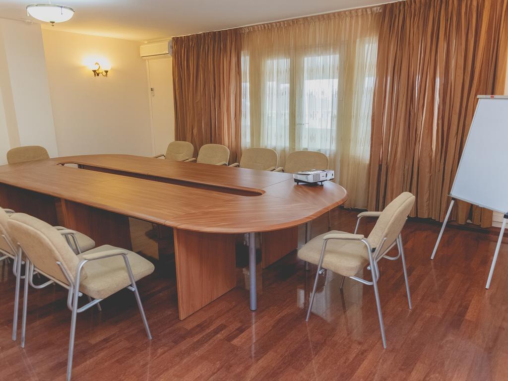 Victoria Palace Atyrau Ngoại thất bức ảnh